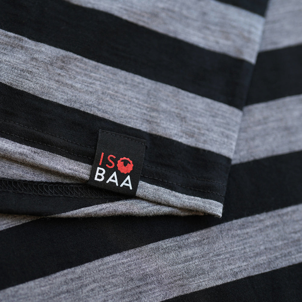 Isobaa | Mens Merino 180 Long Sleeve Crew (Black/Charcoal) | Get outdoors with the ultimate Merino wool long-sleeve top.