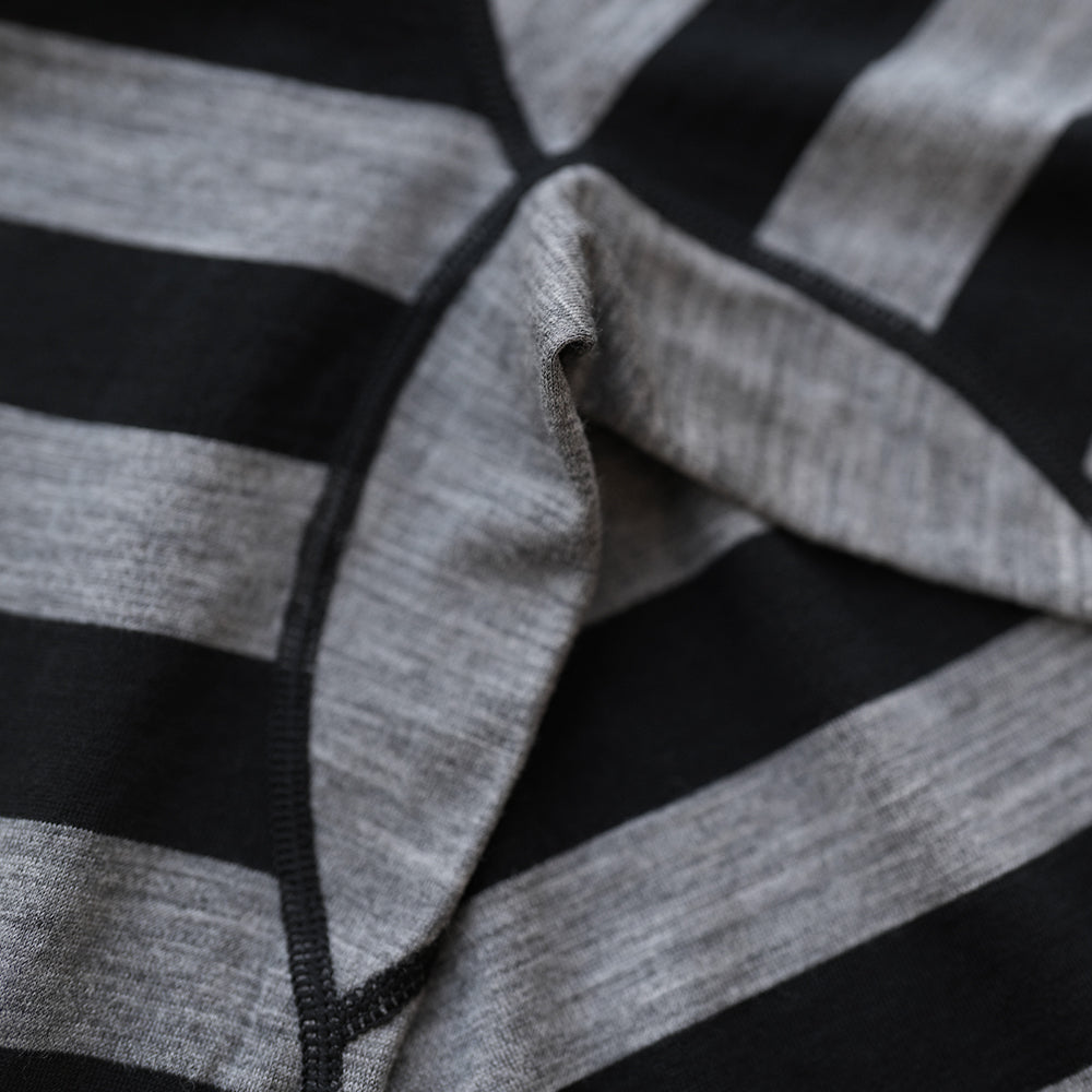 Isobaa | Mens Merino 180 Long Sleeve Crew (Black/Charcoal) | Get outdoors with the ultimate Merino wool long-sleeve top.