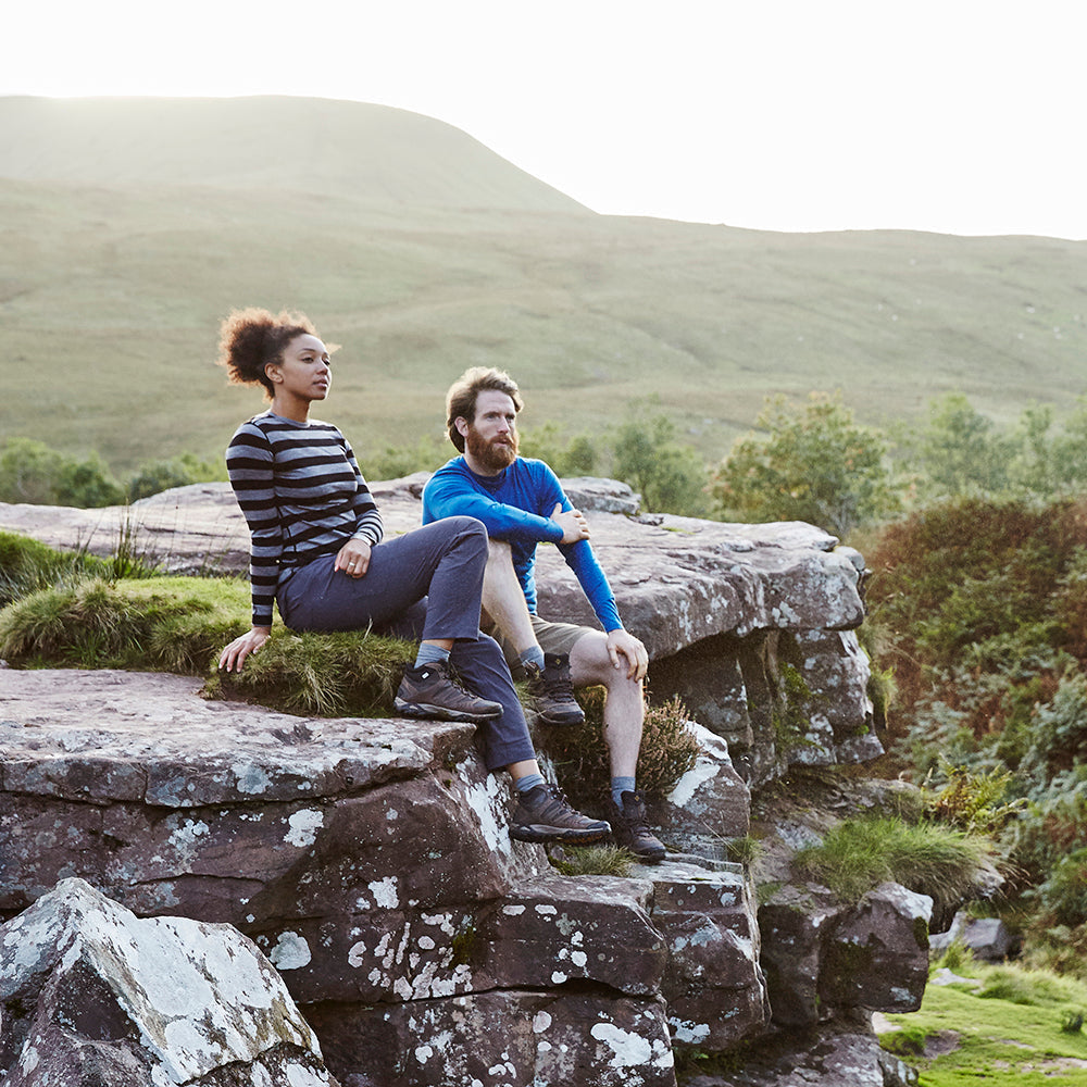 Isobaa | Mens Merino 180 Long Sleeve Crew (Blue) | Get outdoors with the ultimate Merino wool long-sleeve top.