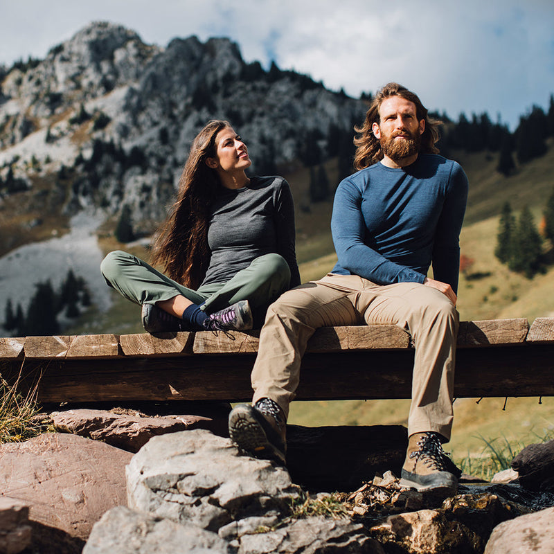 Isobaa | Mens Merino 180 Long Sleeve Crew (Denim) | Get outdoors with the ultimate Merino wool long-sleeve top.