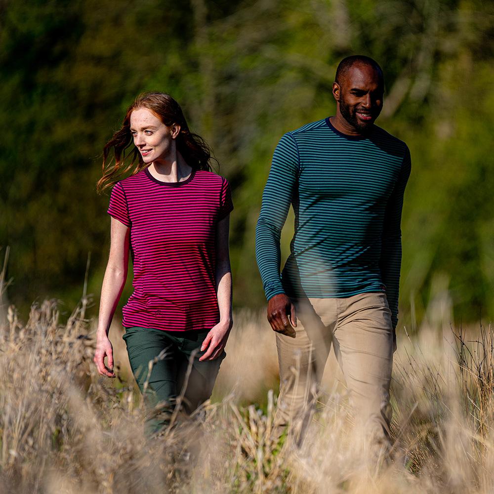 Isobaa | Mens Merino 180 Long Sleeve Crew (Mini Stripe Navy/Green) | Get outdoors with the ultimate Merino wool long-sleeve top.