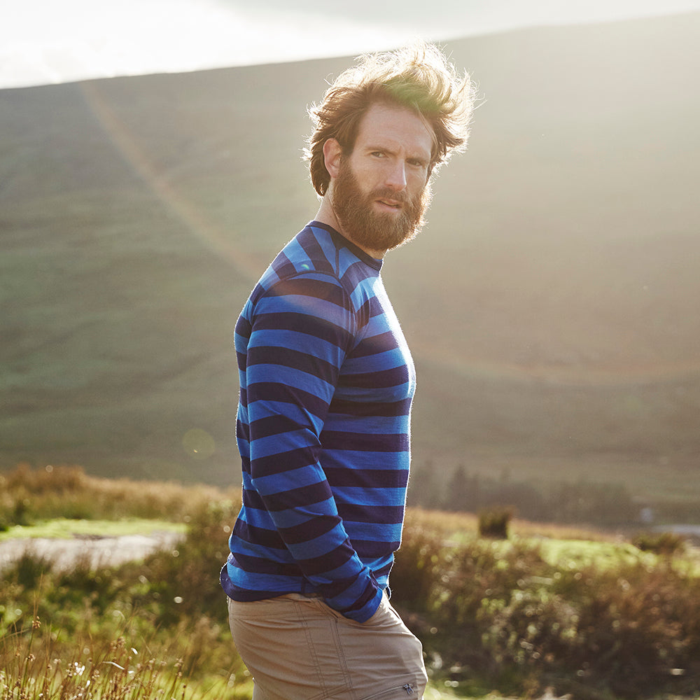 Isobaa | Mens Merino 180 Long Sleeve Crew (Navy/Blue) | Get outdoors with the ultimate Merino wool long-sleeve top.