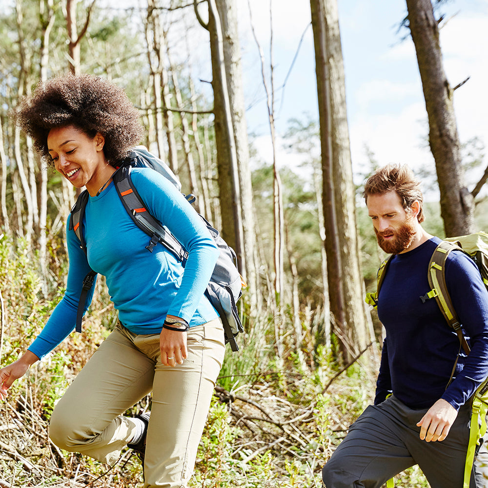 Isobaa | Mens Merino 180 Long Sleeve Crew (Navy) | Get outdoors with the ultimate Merino wool long-sleeve top.