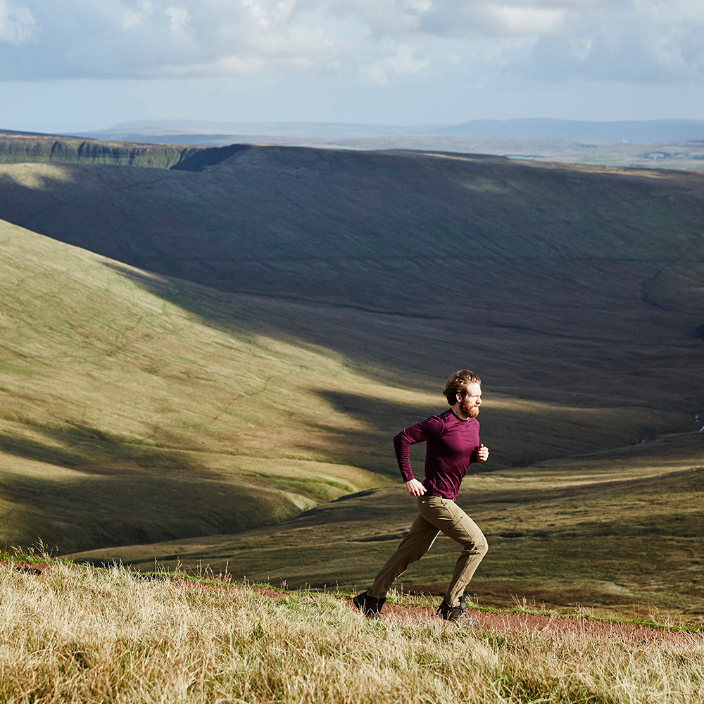 Isobaa | Mens Merino 180 Long Sleeve Crew (Wine) | Get outdoors with the ultimate Merino wool long-sleeve top.