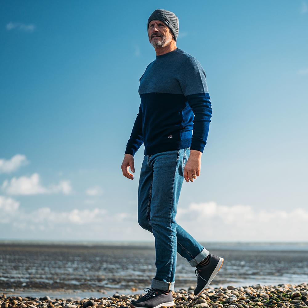 Isobaa | Mens Merino Honeycomb Sweater (Navy/Denim) | The perfect blend of function and elegance in our extrafine 12-gauge Merino wool crew neck sweater.