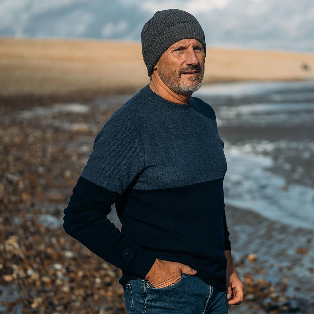 Isobaa | Mens Merino Honeycomb Sweater (Navy/Denim) | The perfect blend of function and elegance in our extrafine 12-gauge Merino wool crew neck sweater.