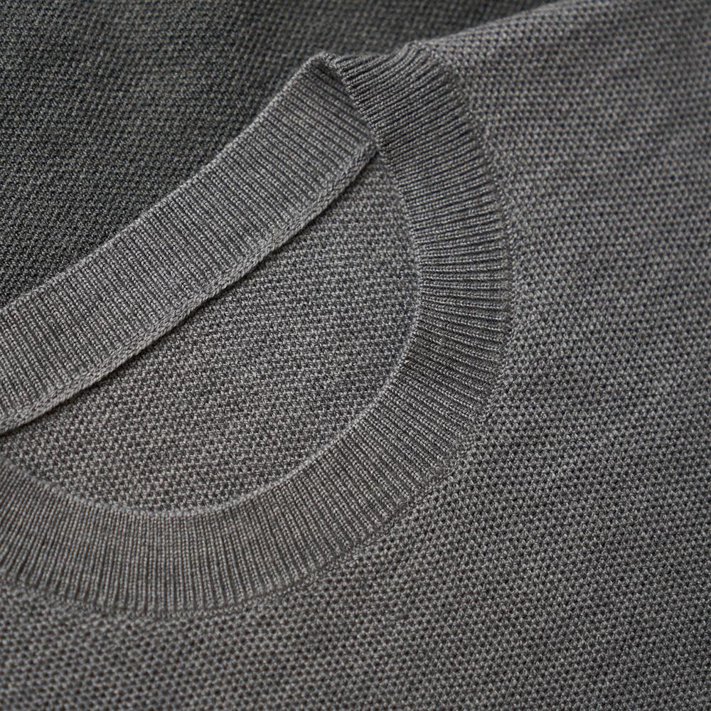 Isobaa | Mens Merino Honeycomb Sweater (Smoke/Charcoal) | The perfect blend of function and elegance in our extrafine 12-gauge Merino wool crew neck sweater.