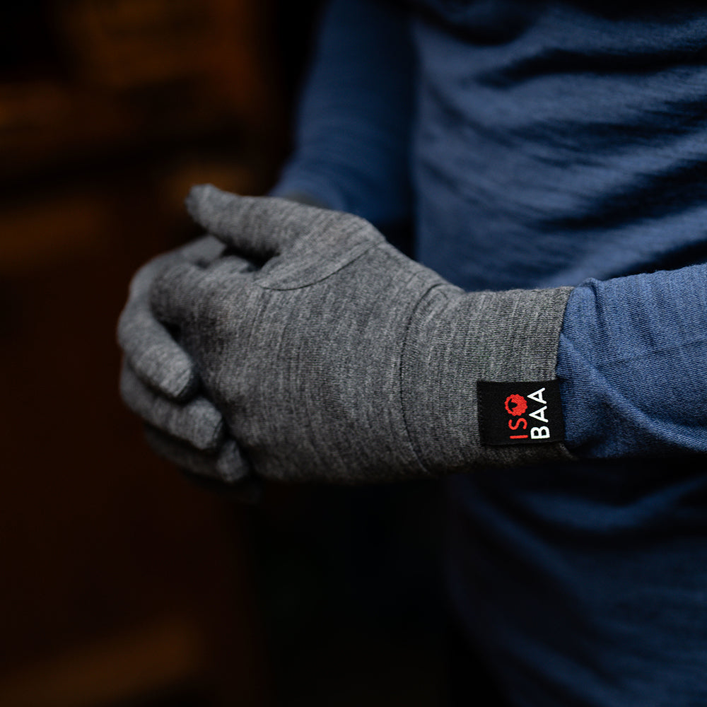 Isobaa | Merino 180 Gloves (Smoke) | Superfine Merino wool gloves.