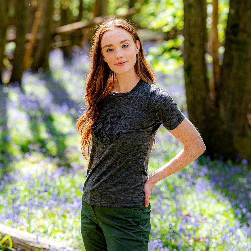 Isobaa | Womens Merino 150 Mountains Tee (Smoke) | Gear up for adventure with our superfine Merino Tee.