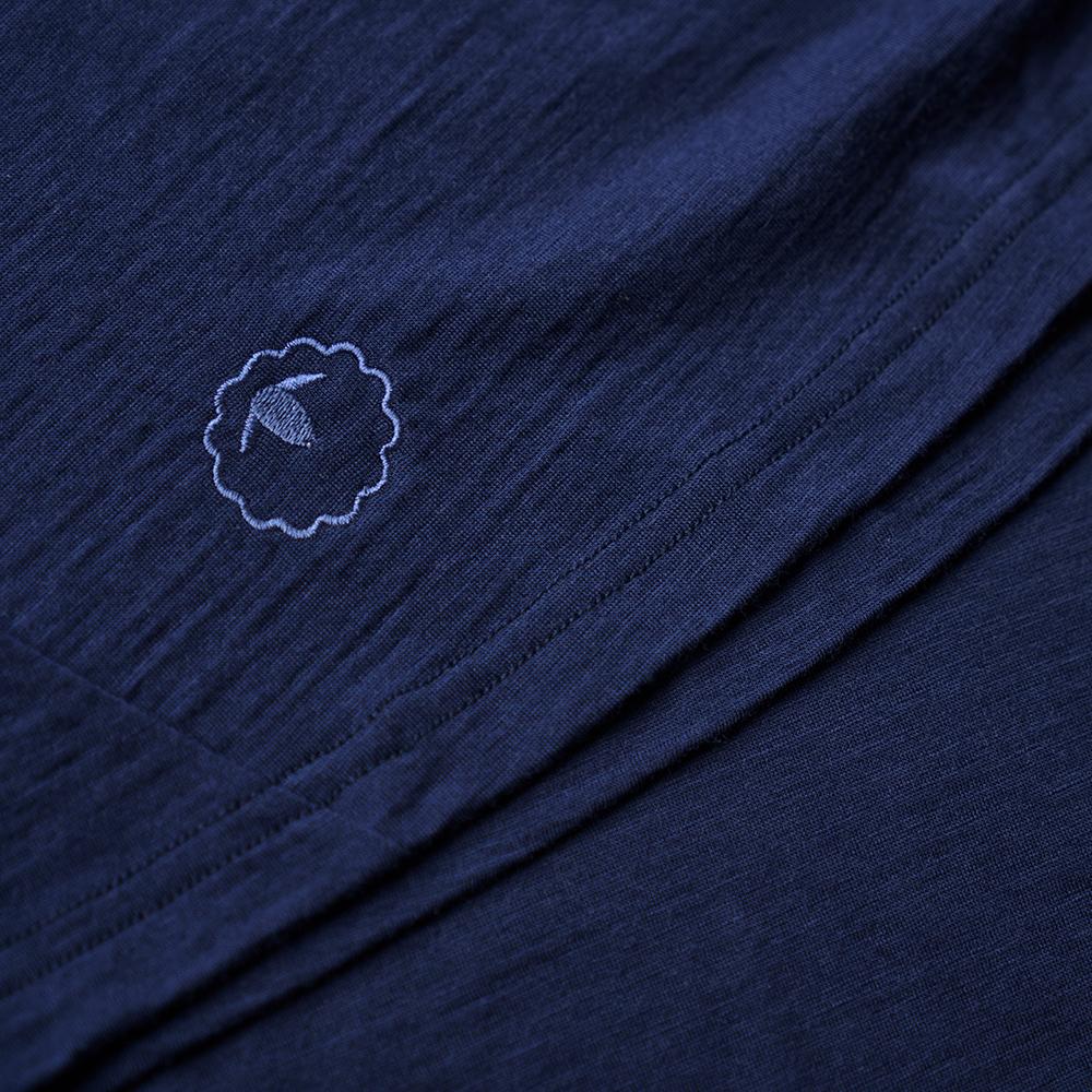 Isobaa | Womens Merino 150 Roll Sleeve Tee (Navy) | Our superfine Merino T-shirt performs everywhere from outdoor adventures to coffee dates.