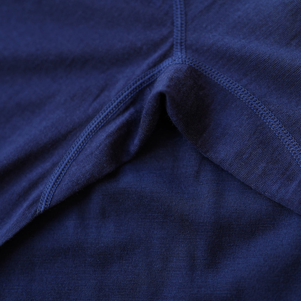 Isobaa | Womens Merino 180 Long Sleeve Crew (Navy) | Get outdoors with the ultimate Merino wool long-sleeve top.