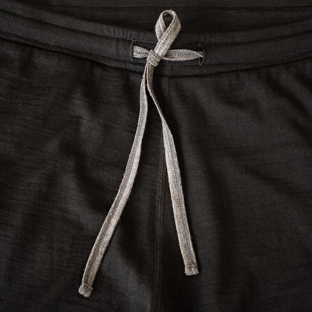 Womens Merino 200 Shorts (Black) | Isobaa