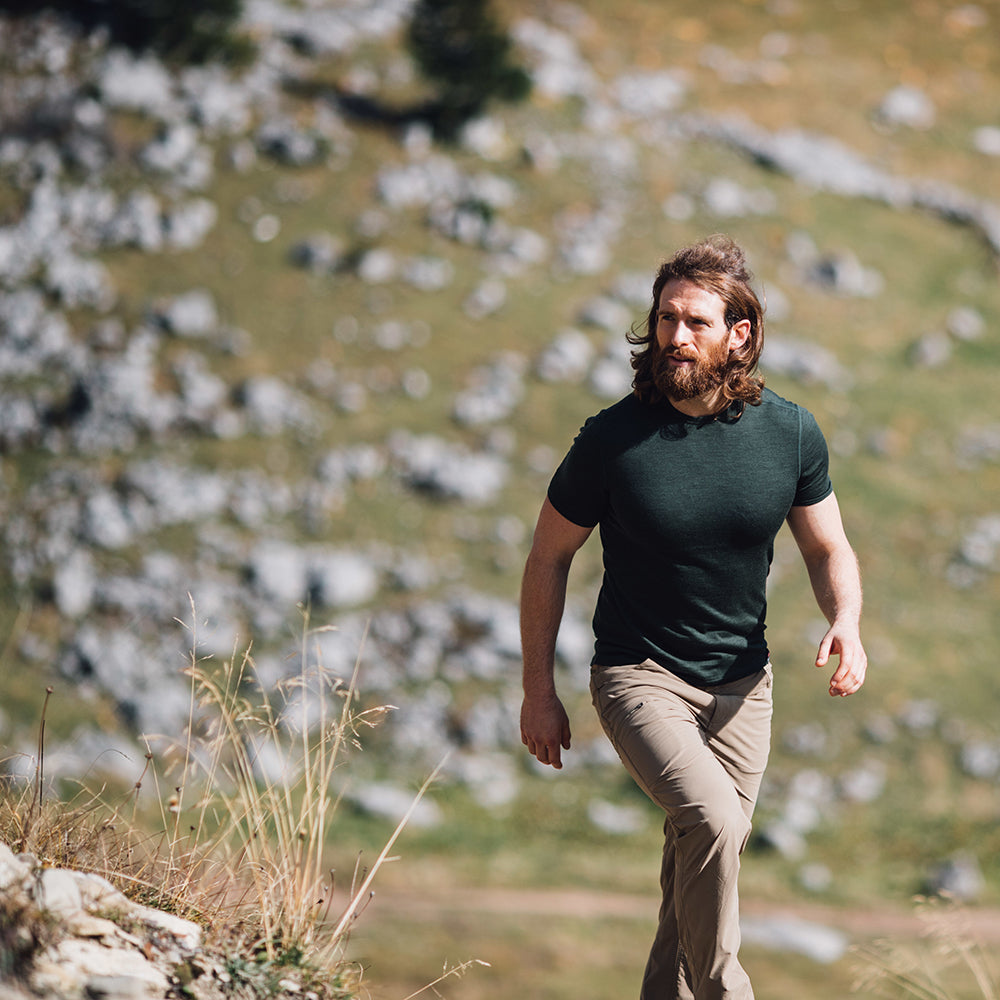 Isobaa | Mens Merino 150 Short Sleeve Crew (Forest) | Gear up for performance and comfort with Isobaa's technical Merino short-sleeved top.