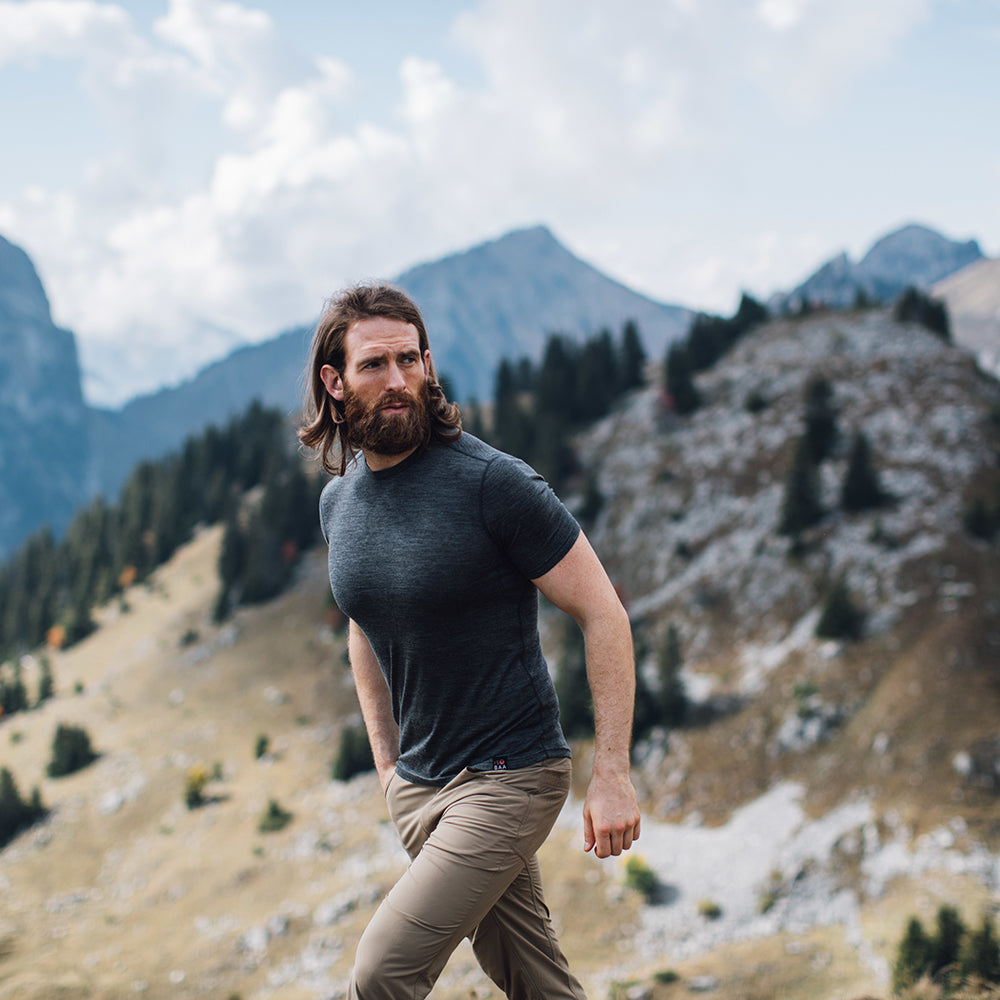 Isobaa | Mens Merino 150 Short Sleeve Crew (Smoke) | Gear up for performance and comfort with Isobaa's technical Merino short-sleeved top.