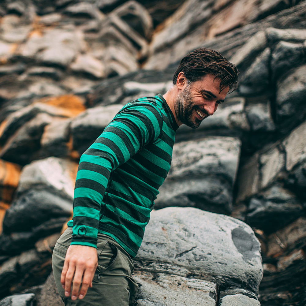 Isobaa | Mens Merino 180 Long Sleeve Crew (Forest/Green) | Get outdoors with the ultimate Merino wool long-sleeve top.