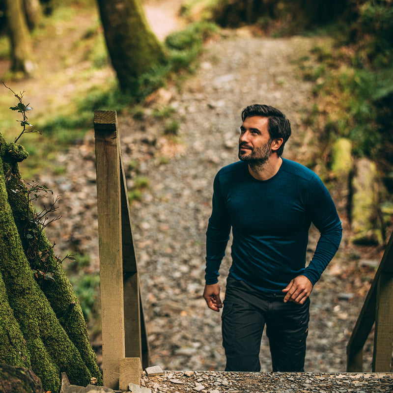 Isobaa | Mens Merino 180 Long Sleeve Crew (Petrol) | Get outdoors with the ultimate Merino wool long-sleeve top.