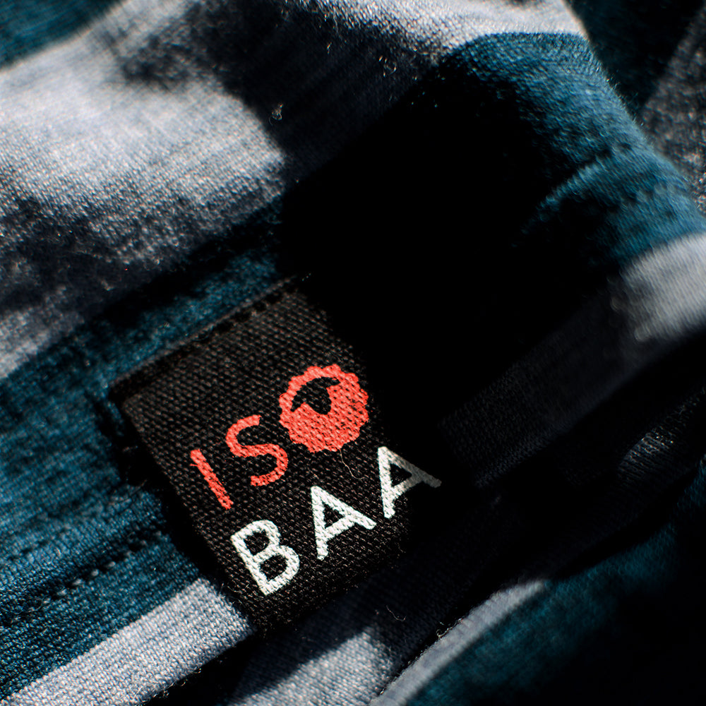 Isobaa | Mens Merino 180 Long Sleeve Crew (Petrol/Sky) | Get outdoors with the ultimate Merino wool long-sleeve top.