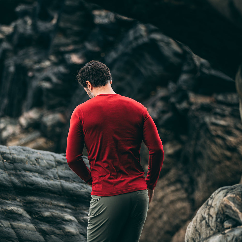 Isobaa | Mens Merino 180 Long Sleeve Crew (Red) | Get outdoors with the ultimate Merino wool long-sleeve top.