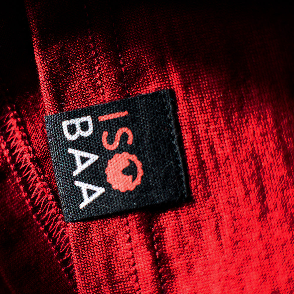 Isobaa | Mens Merino 180 Long Sleeve Crew (Red) | Get outdoors with the ultimate Merino wool long-sleeve top.