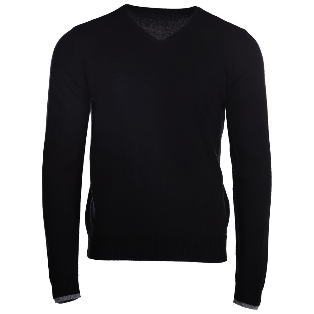 Isobaa | Mens Merino V Neck Sweater (Black) | Stay comfortable on the go with our V-neck sweater crafted from superfine Merino wool.