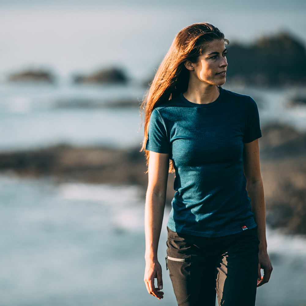 Isobaa | Womens Merino 150 Short Sleeve Crew (Petrol) | Gear up for performance and comfort with Isobaa's technical Merino short-sleeved top.