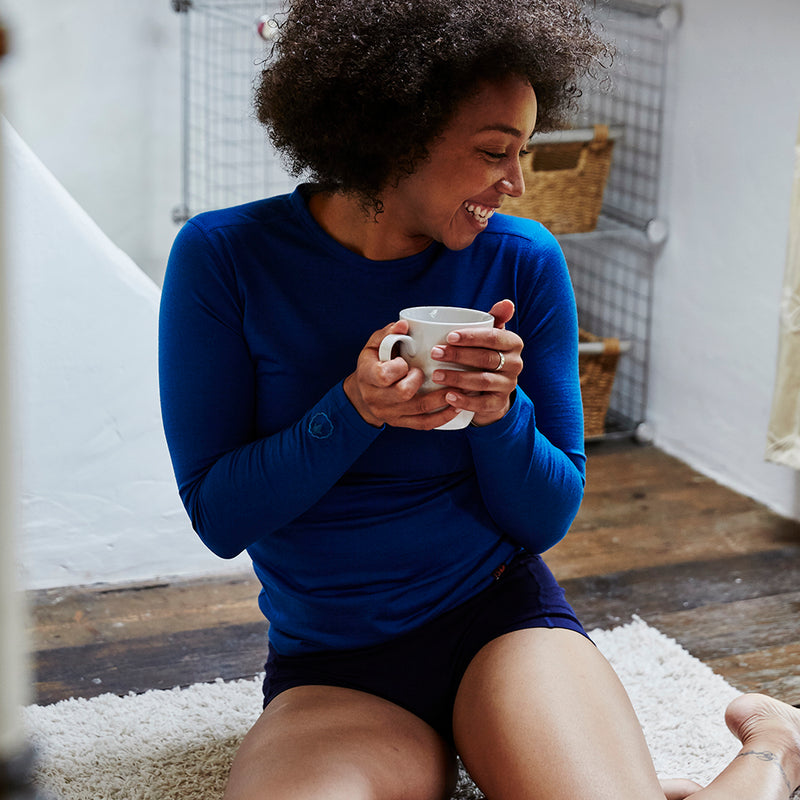 Isobaa | Womens Merino 180 Hipster Shorts (Navy) | Conquer any activity in comfort with Isobaa's superfine Merino hipster shorts.