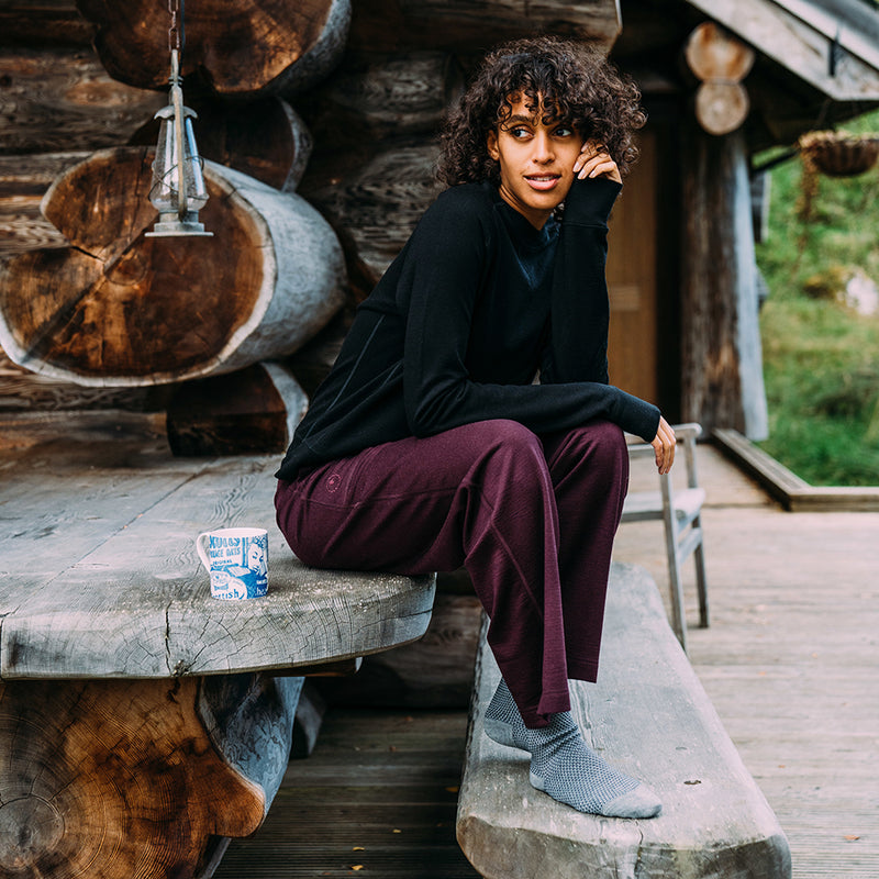 Isobaa | Womens Merino 260 Lounge Sweatshirt (Black) | The ultimate 260gm Merino wool sweatshirt – Your go-to for staying cosy after chilly runs, conquering weekends in style, or whenever you crave warmth without bulk.